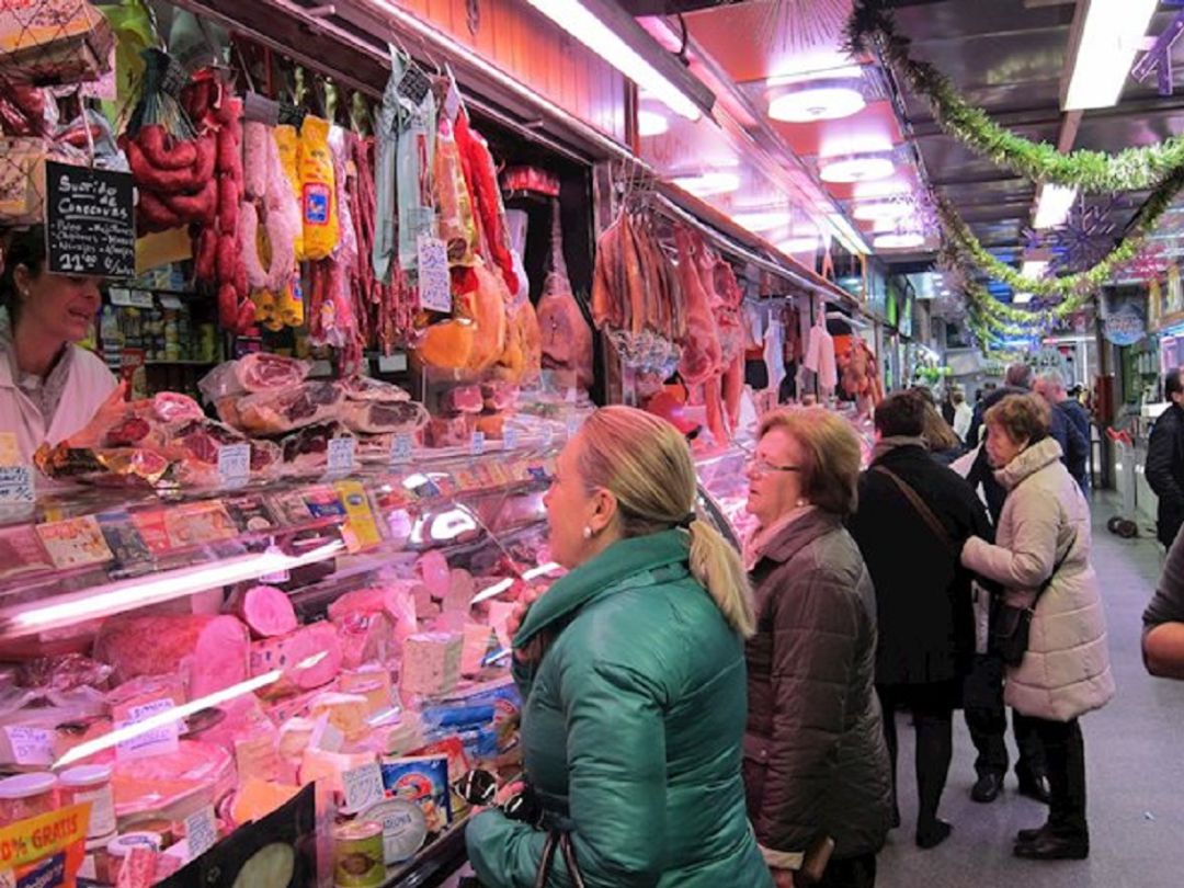 Comercio lanza una campaña de control con más de 700 inspecciones en plazas de abastos, mercadillos semanales y artesanales y supermercados Comercio lanza una campaña de control con más de 700 inspecciones en plazas de abastos, mercadillos semanales y artesanales y supermercados