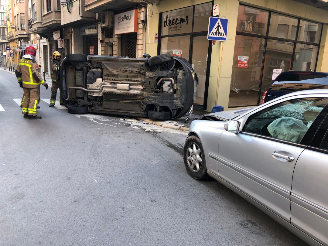Imatge dels dos vehicles accidentats a Tortosa Imatge dels dos vehicles accidentats a Tortosa