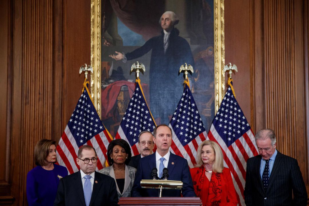 Los demócratas imputan a Trump cargos de abuso de poder y obstrucción al Congreso. Los demócratas imputan a Trump cargos de abuso de poder y obstrucción al Congreso.