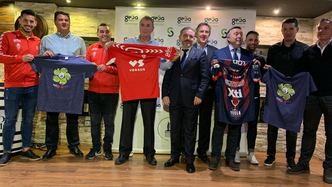 El Real Murcia y el Yeclano calientan el derbi regional