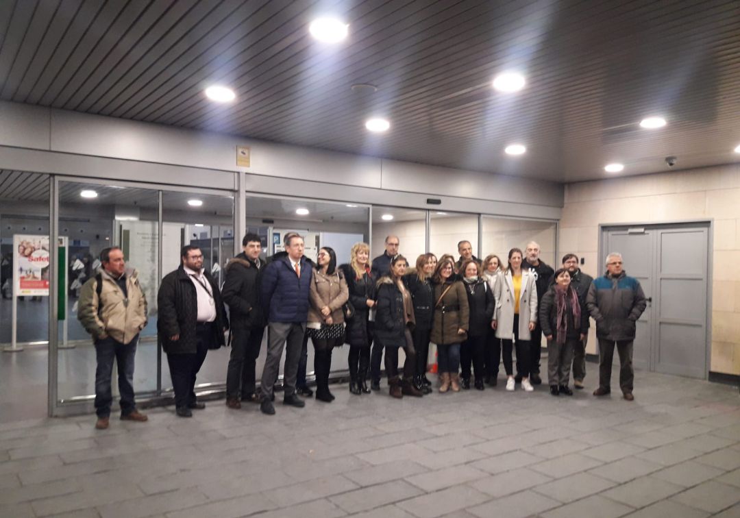 Los usuarios del tren piden mejoras en el servicio y en los accesos a la estación del AVE