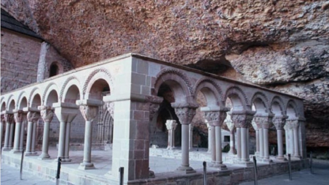 Desaparece una pieza del Monasterio viejo de San Juan de la Peña