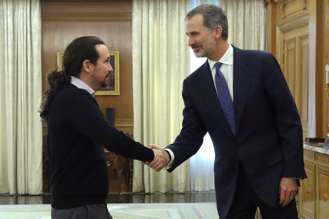 Pablo Iglesias, saludando al rey Felip VI, este miércoles. Pablo Iglesias, saludando al rey Felip VI, este miércoles.