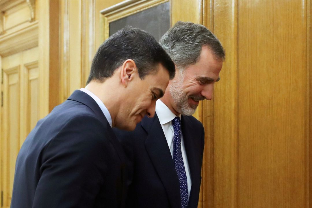 Pedro Sánchez y el rey Felipe Vi durante su encuentro en la Zarzuela este miércoles Pedro Sánchez y el rey Felipe Vi durante su encuentro en la Zarzuela este miércoles
