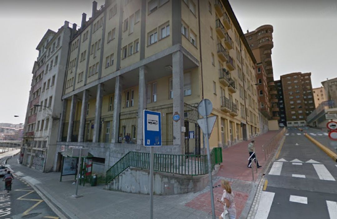 salud: Residentes de los barrios altos de Bilbao se manifiestan contra el desmantelamiento del Centro de Salud de la Merced salud: Residentes de los barrios altos de Bilbao se manifiestan contra el desmantelamiento del Centro de Salud de la Merced