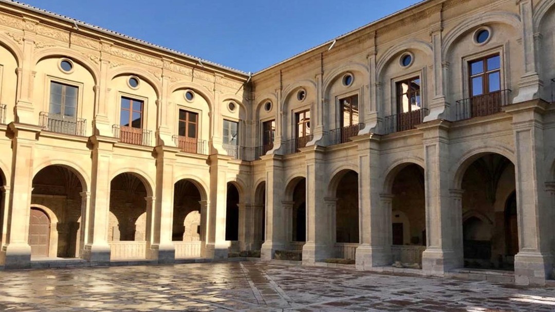 San Isidoro luce ya su claustro tras una rehabilitación de 500.000 euros