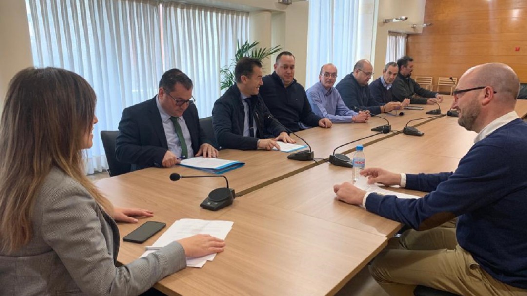 El Ayuntamiento de Murcia subvencionará los taxis eléctricos e híbridos