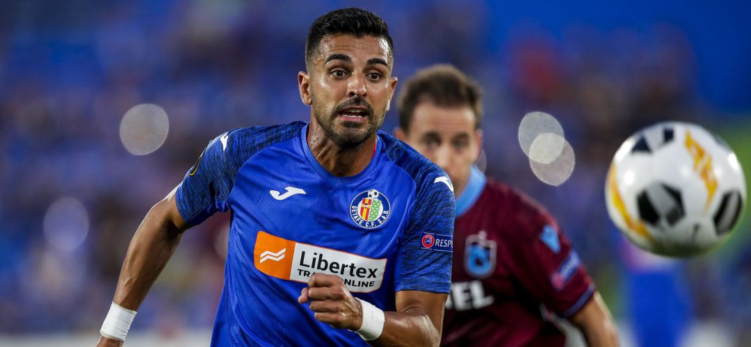 El azulón Angel persigue un balón en el partido ante el Trabzonspor K. disputado en septiembre en el Coliseum. El azulón Angel persigue un balón en el partido ante el Trabzonspor K. disputado en septiembre en el Coliseum.