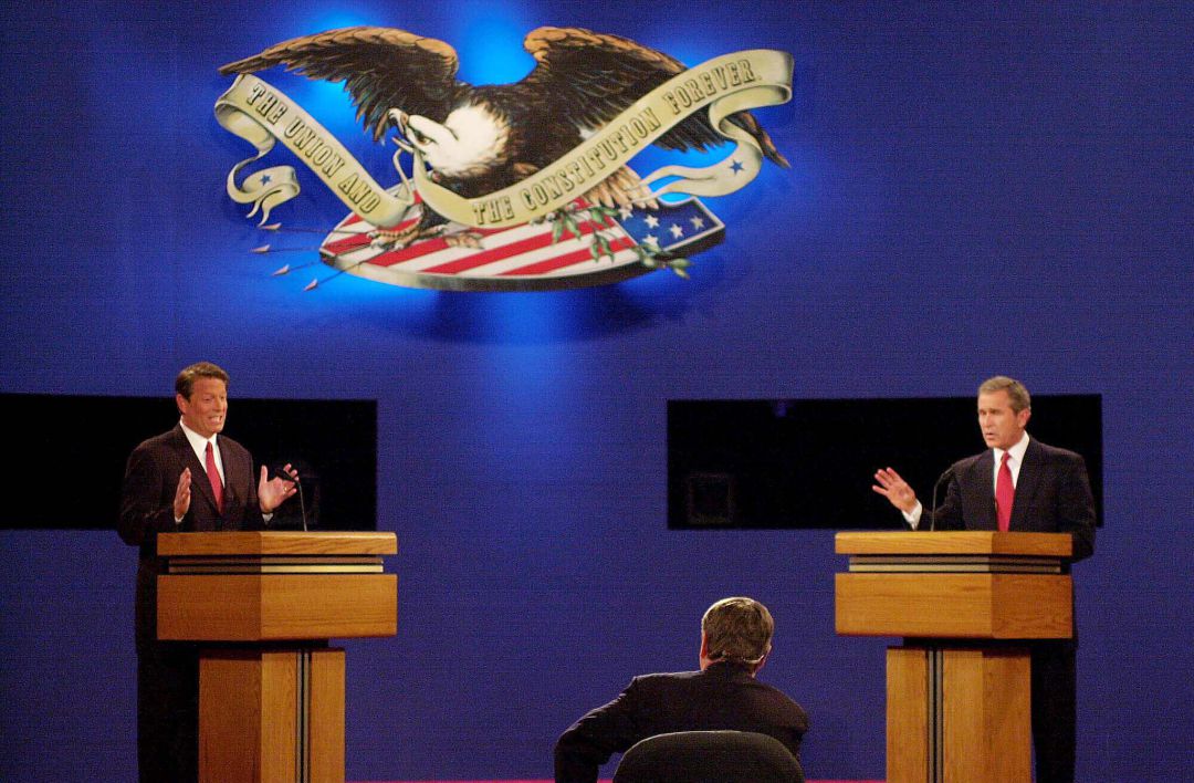 Debate electoral entre Al Gore (dcha) y George Bush (izda) Debate electoral entre Al Gore (dcha) y George Bush (izda)