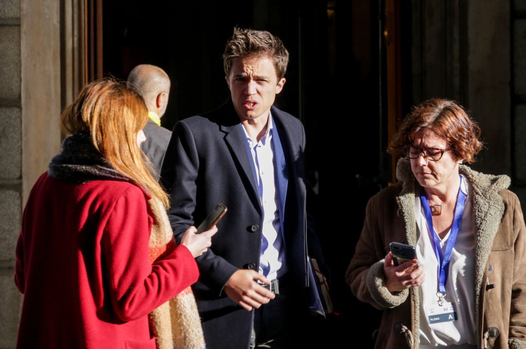 El líder de Más País, Íñigo Errejón y la diputada Inés Sabanés abandonan el Congreso de los Diputados tras la sesión de constitución de las Cortes para la XIV Legislatura, en Madrid (España), a 3 de diciembre de 2019.
El líder de Más País, Íñigo Errejón y la diputada Inés Sabanés abandonan el Congreso de los Diputados tras la sesión de constitución de las Cortes para la XIV Legislatura, en Madrid (España), a 3 de diciembre de 2019.