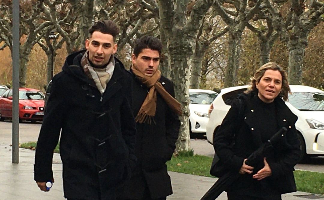 Llegada de los exjugadores de la Arandina CF a la sesión en la que se ha dado a conocer su sentencia Llegada de los exjugadores de la Arandina CF a la sesión en la que se ha dado a conocer su sentencia