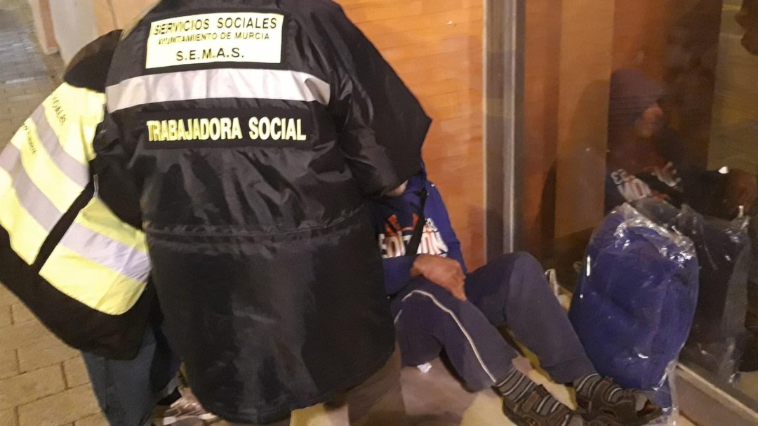 El SEMAS atiende en Murcia a 11 personas en una noche en la 'Operación Frío'