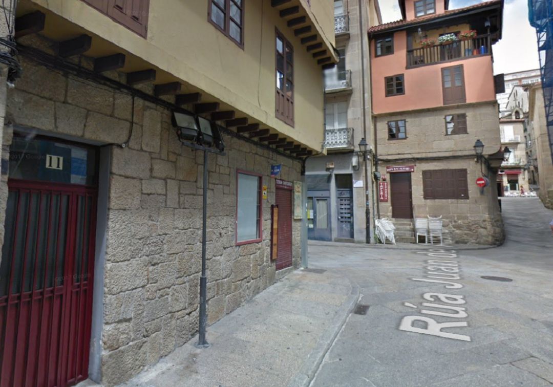 Una furgoneta sin conductor atropella a dos personas