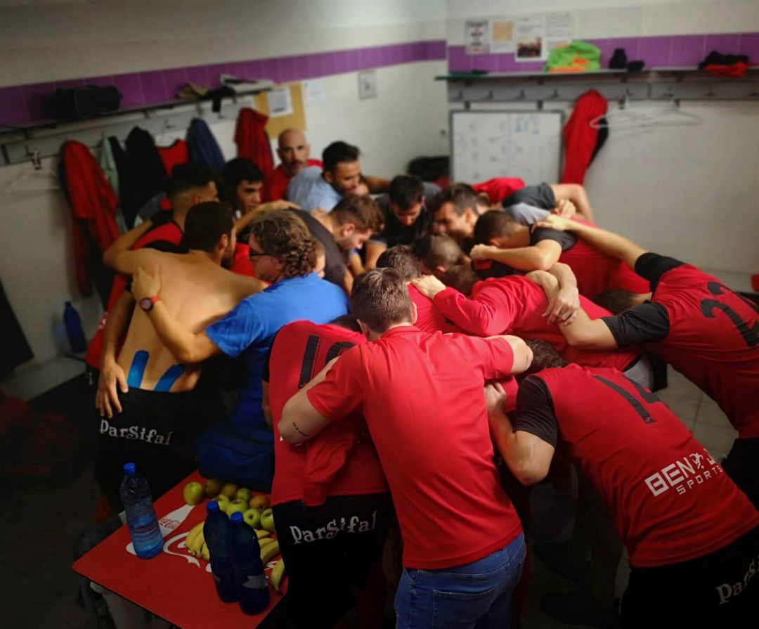 Conjura del vestuario del Portuarios para los próximos partidos Conjura del vestuario del Portuarios para los próximos partidos