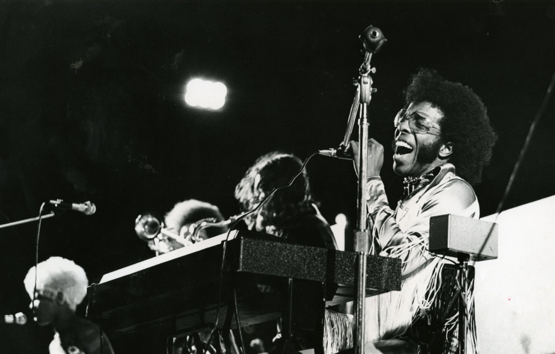 Sly Stone junto a su banda durante una actuación en Boston en agosto de 1969 Sly Stone junto a su banda durante una actuación en Boston en agosto de 1969