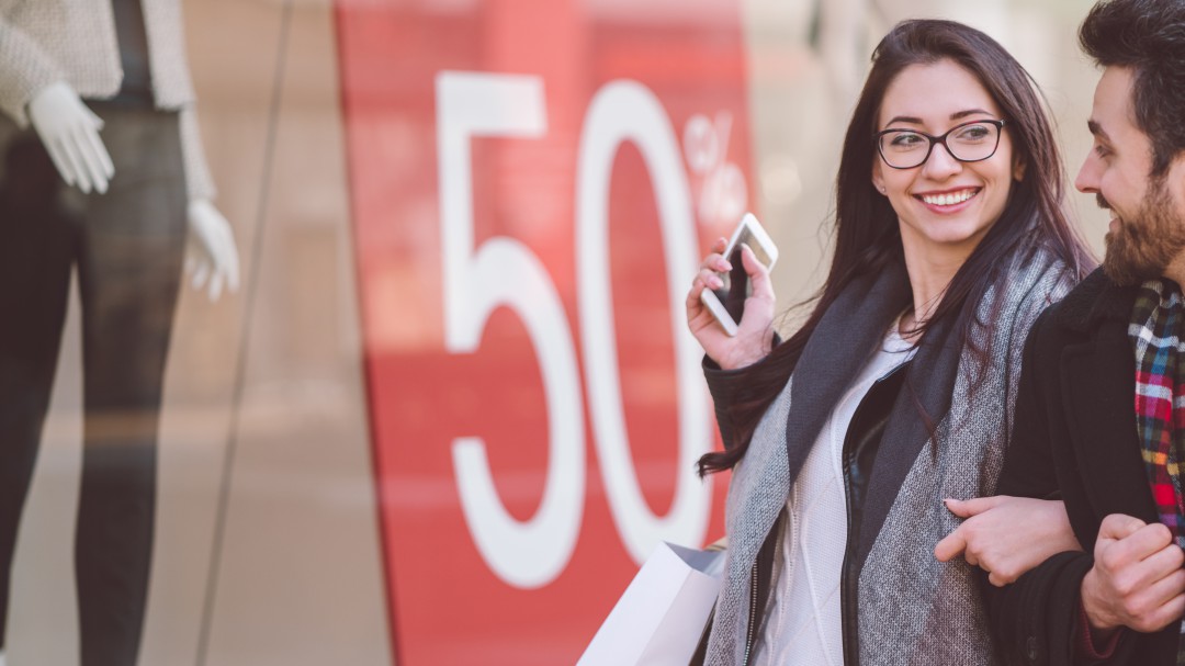 Mujer, 50 años asidua de Tinder: "Las señoras de mi edad, aunque estemos un poco gordas, tenemos sexo sin problema"