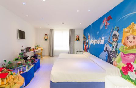 Hotel del juguete (Ibi, Alicante, España). Hotel del juguete (Ibi, Alicante, España).