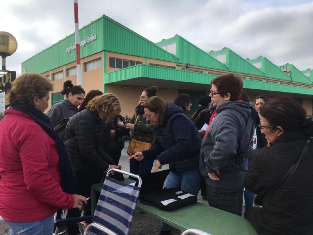 Los trabajadores de Agrasa cumplen tres semanas de huelga por el cierre de la empresa Los trabajadores de Agrasa cumplen tres semanas de huelga por el cierre de la empresa
