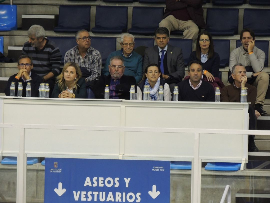 Ramón Sedeño en el palco del Moisés Ruiz. Ramón Sedeño en el palco del Moisés Ruiz.