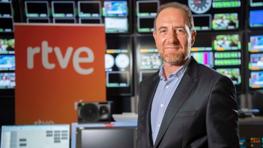 Enric Hernández asume temporalmente la dirección de informativos de TVE tras la renuncia de Almudena Ariza