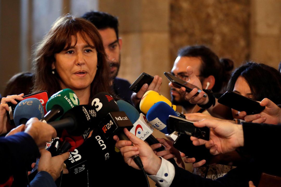 La diputada de JxCat en el Congreso, Laura Borràs atiende a los medios en el Parlament de Cataluña donde ha asistido a la última sesión de control del año al Govern y al President. La diputada de JxCat en el Congreso, Laura Borràs atiende a los medios en el Parlament de Cataluña donde ha asistido a la última sesión de control del año al Govern y al President.