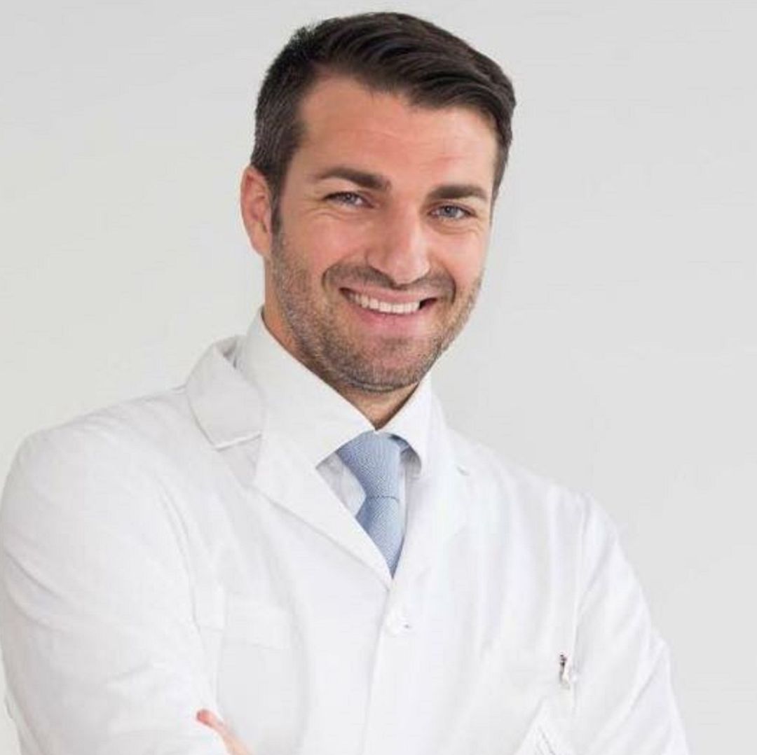 El traumatólogo Juan José López Martínez es especialista en deporte e infantil en el hospital "Virgen de la Arrixaca" de Murcia El traumatólogo Juan José López Martínez es especialista en deporte e infantil en el hospital "Virgen de la Arrixaca" de Murcia