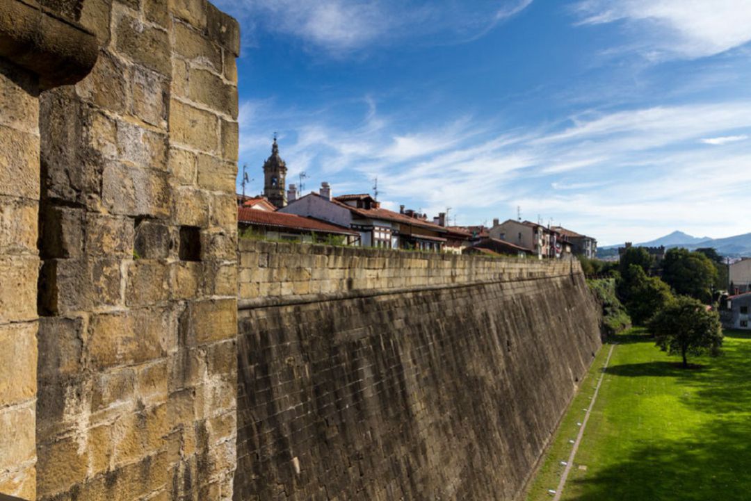 Muralla y Casco Histórico de Hondarribia Muralla y Casco Histórico de Hondarribia