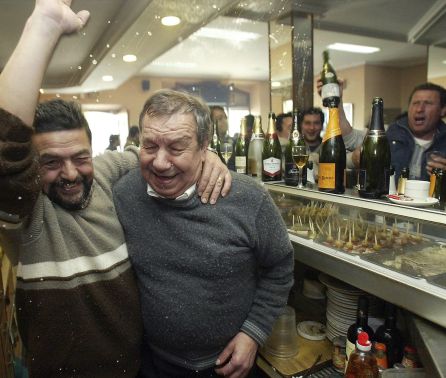 El bar J2 de Berlanga de Duero el día del sorteo, en 2006 El bar J2 de Berlanga de Duero el día del sorteo, en 2006