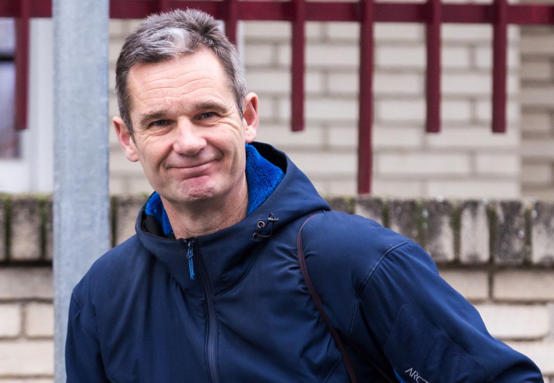 Iñaki Urdangarin, a la salida del centro donde hace voluntariado Iñaki Urdangarin, a la salida del centro donde hace voluntariado