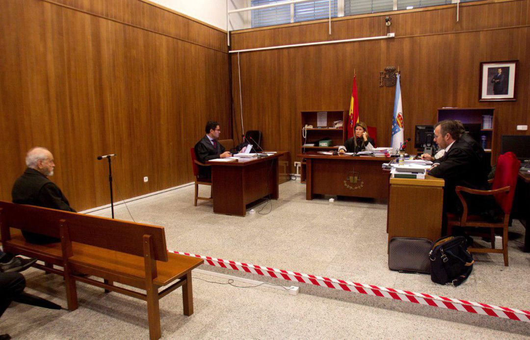 Visto para sentencia el juicio al anciano que atropelló a un grupo de ciclistas en Oia Visto para sentencia el juicio al anciano que atropelló a un grupo de ciclistas en Oia