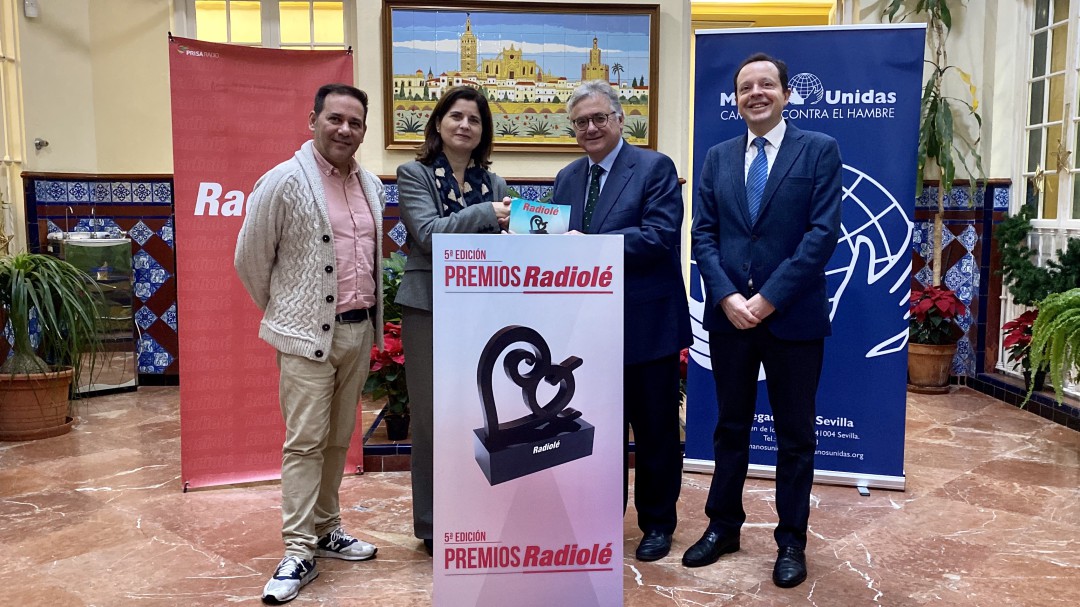 Manos Unidas recibe el donativo de la Gala de Premios Radiolé