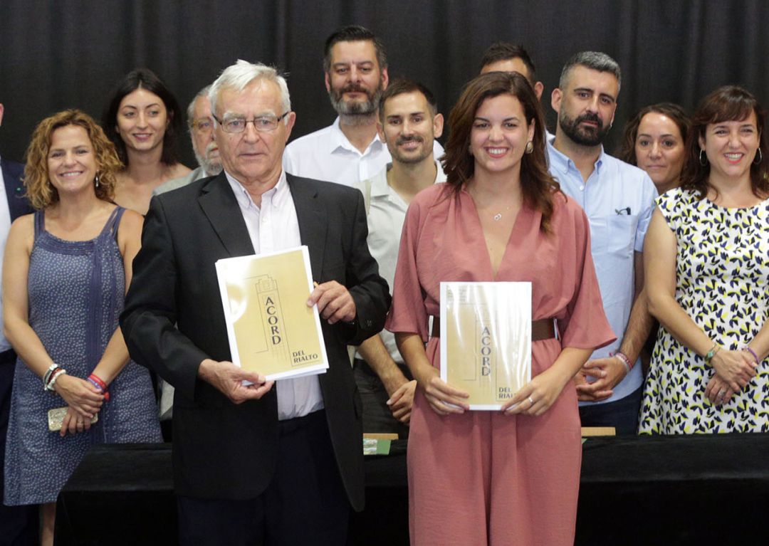 Joan Ribó y Sandra Gómez durante la firma del acuerdo de coalición entre Compromís y el PSPV. Joan Ribó y Sandra Gómez durante la firma del acuerdo de coalición entre Compromís y el PSPV.
