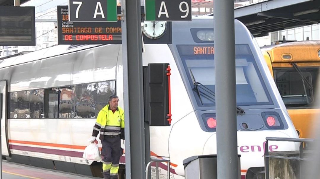Un tren en la estación de Guixar Un tren en la estación de Guixar
