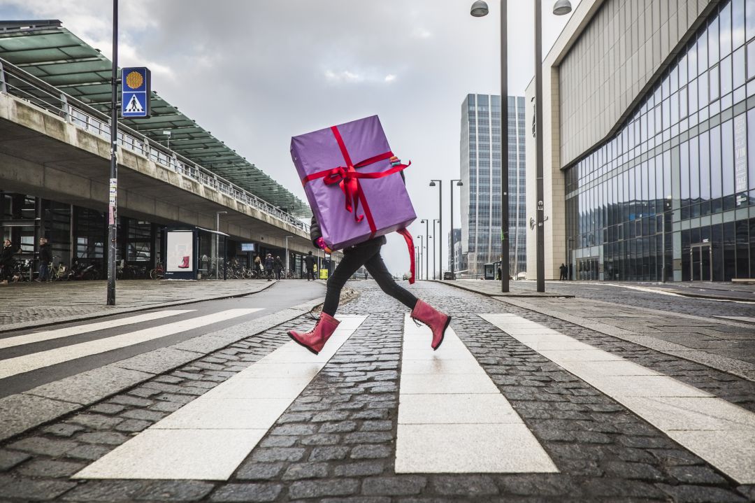 Envolver regalos puede convertirse en una tortura. Envolver regalos puede convertirse en una tortura.