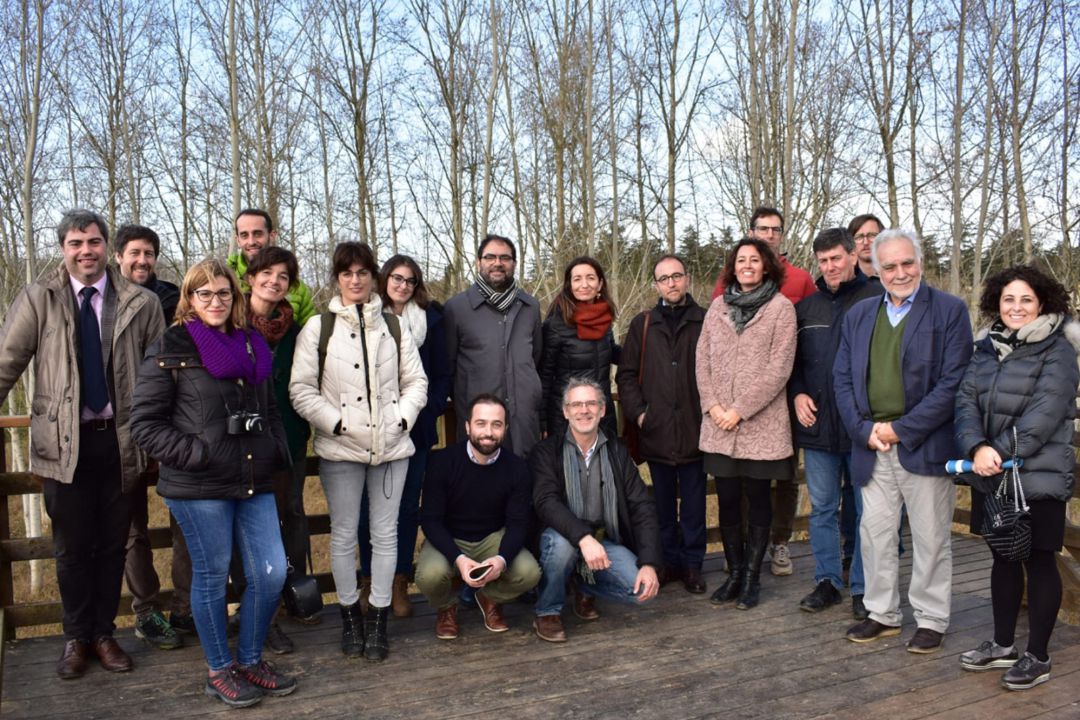 Pla general dels representants d'entitats que han acordat el pla de gestió de l'estany de Sils Pla general dels representants d'entitats que han acordat el pla de gestió de l'estany de Sils