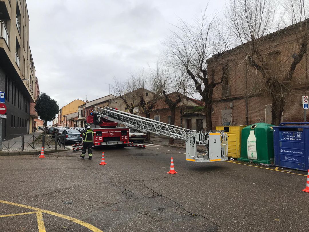 Los bomberos acudieron al derrumbe en el entorno de la Plaza de San Agustín Los bomberos acudieron al derrumbe en el entorno de la Plaza de San Agustín