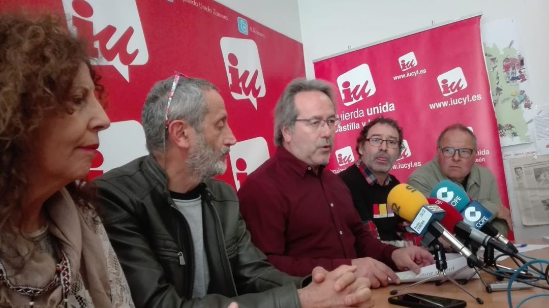 Francisco Guarido interviene en una rueda de prensa en la sede de Izquierda Unida de Zamora Francisco Guarido interviene en una rueda de prensa en la sede de Izquierda Unida de Zamora