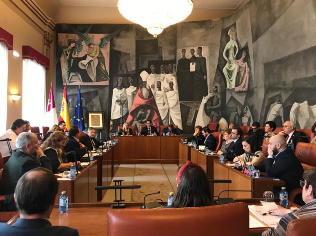 En el pleno el senador Francisco Cañizares ha renunciado al cargo de diputado provincial En el pleno el senador Francisco Cañizares ha renunciado al cargo de diputado provincial