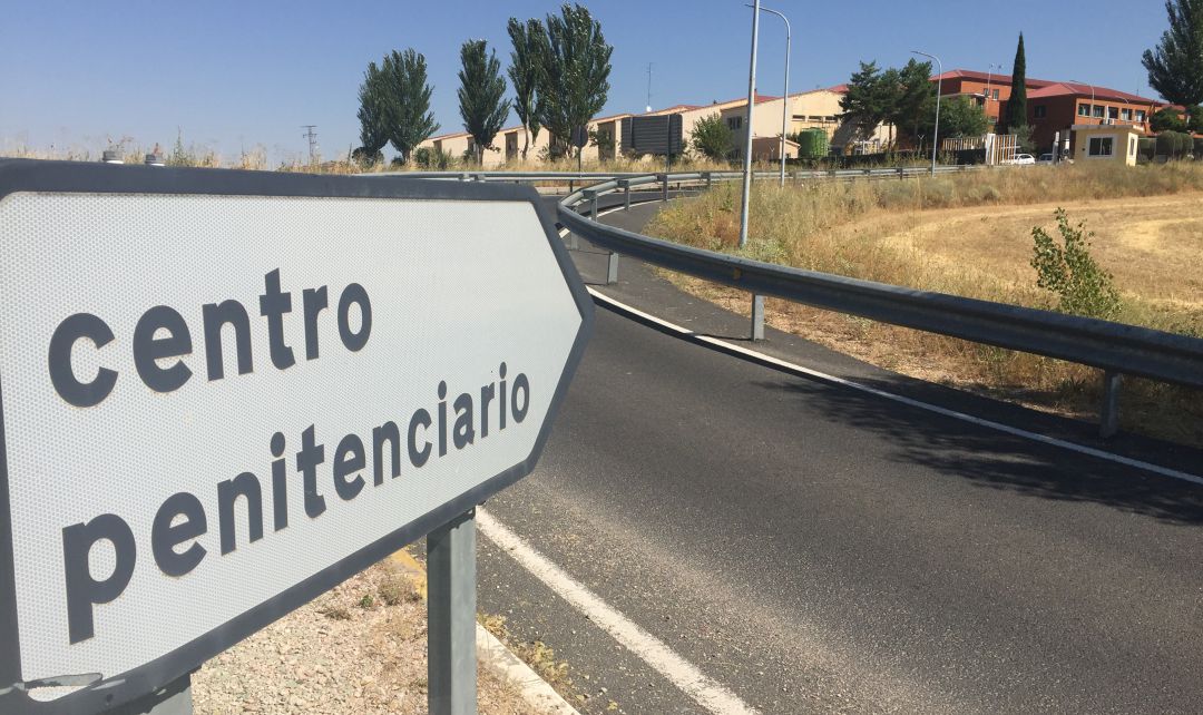 En el centro penitenciario de Cuenca hay unos 120 internos. En el centro penitenciario de Cuenca hay unos 120 internos.