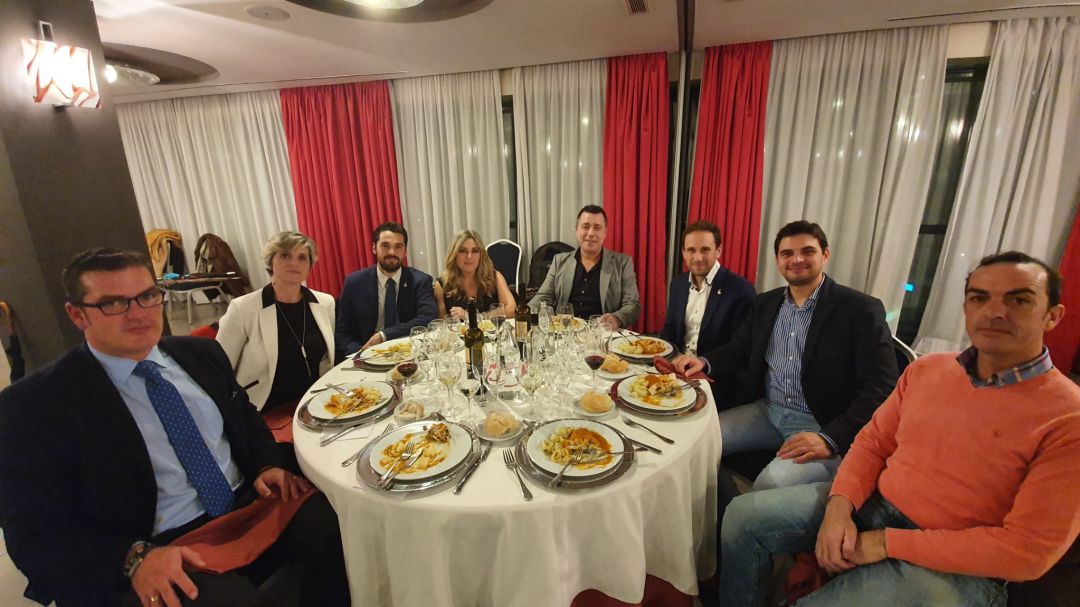El Talavera celebra su cena de Navidad El Talavera celebra su cena de Navidad