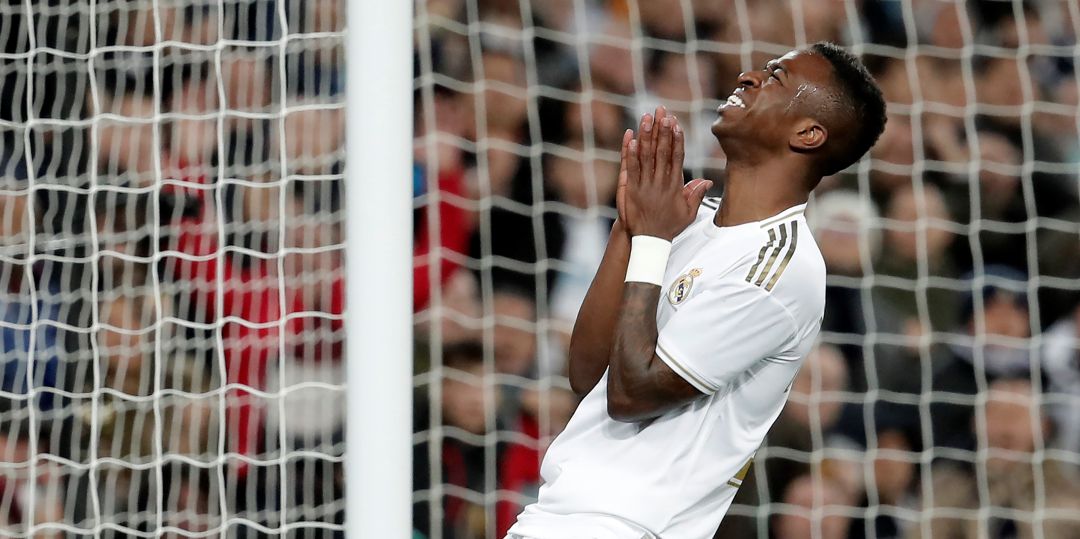 Vinicius se desespera tras una oportunidad fallada ante el Athletic Vinicius se desespera tras una oportunidad fallada ante el Athletic