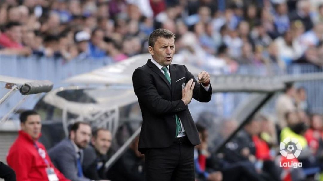 El Sporting ficha a Miroslav Djukic para intentar la remontada El Sporting ficha a Miroslav Djukic para intentar la remontada