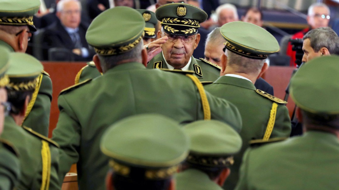 Muere de un infarto Gaid Salah, jefe del Ejército de Argelia