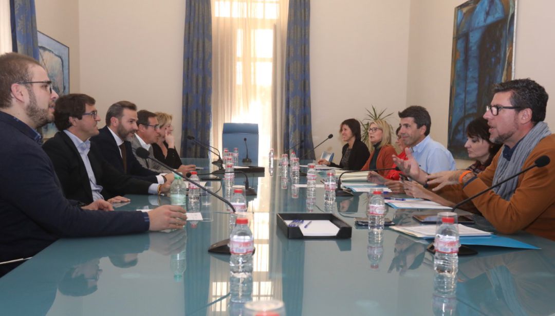 Los miembros de la Junta de Gobierno de la Diputación, en la reunión de esta mañana. Los miembros de la Junta de Gobierno de la Diputación, en la reunión de esta mañana.