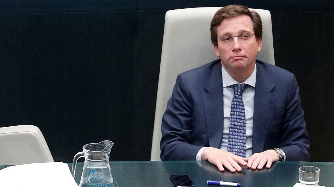 Almeida saca los presupuestos sin Vox por la ausencia de una edil de Más Madrid
