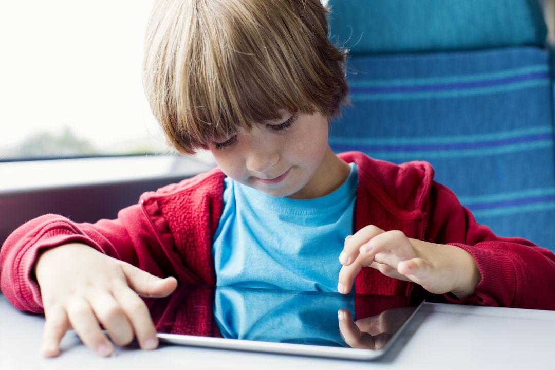 Los expertos alertan del aumento de miopía en niños menores de ocho años por el uso de las pantallas Los expertos alertan del aumento de miopía en niños menores de ocho años por el uso de las pantallas