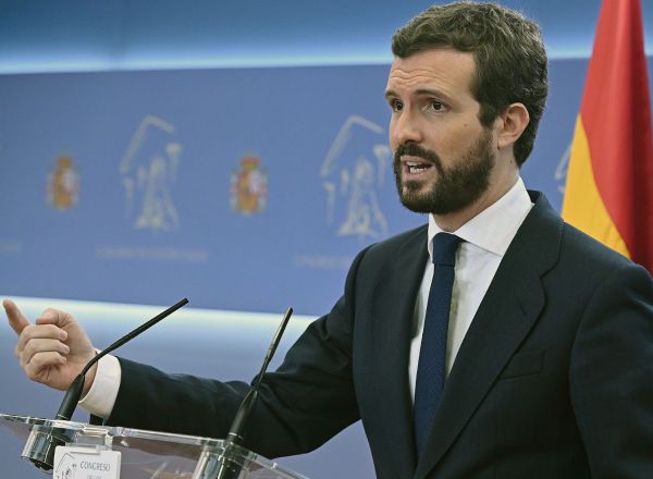 GRAF038. MADRID, 16/12/2019.- El líder del PP, Pablo Casado, ofrece una rueda de prensa este lunes en el Congreso de los Diputados (Madrid) tras la reunión que ha mantenido con el presidente del Gobierno en funciones, Pedro Sánchez, para hablar sobre la posible investidura del candidato socialista. EFE/Fernando Villar