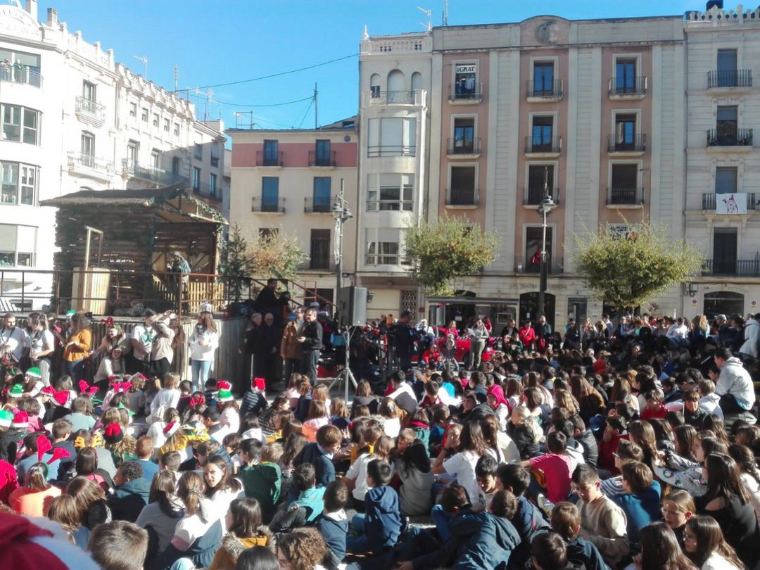 Alcoy: Multitudinaria antesala a la Nochebuena Alcoy: Multitudinaria antesala a la Nochebuena