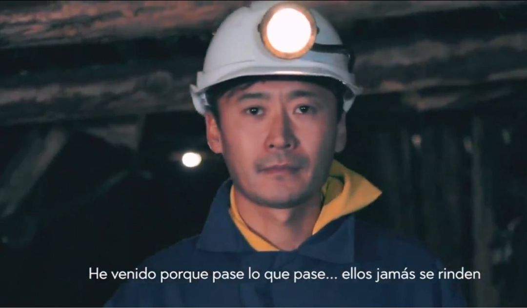 Gao Lei Lei, con atuendo minero Gao Lei Lei, con atuendo minero