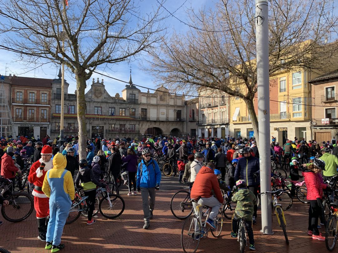 La Marcha Popular del Cochinillo ha reunido a más participantes que en años anteriores La Marcha Popular del Cochinillo ha reunido a más participantes que en años anteriores